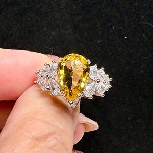 NWT Elegant Yellow pear shaped Ring-Costume